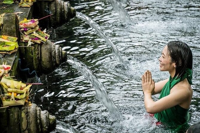 Bali Tirta Empul Tours Experience with Spiritual Cleansing - Key Points