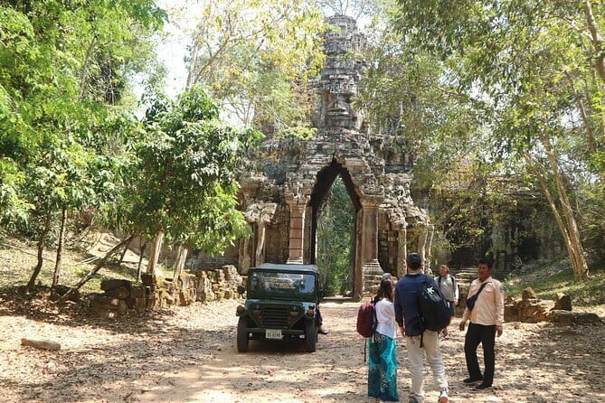 Siem Reap: Private Custom Angkor Wat Tour with Local Guide - Exploring the Itinerary in Detail