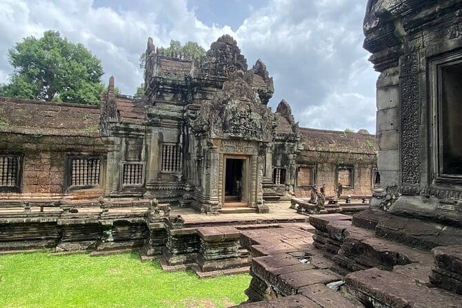 Private Banteay Srei and Roluos Group Temple Tour - Key Points