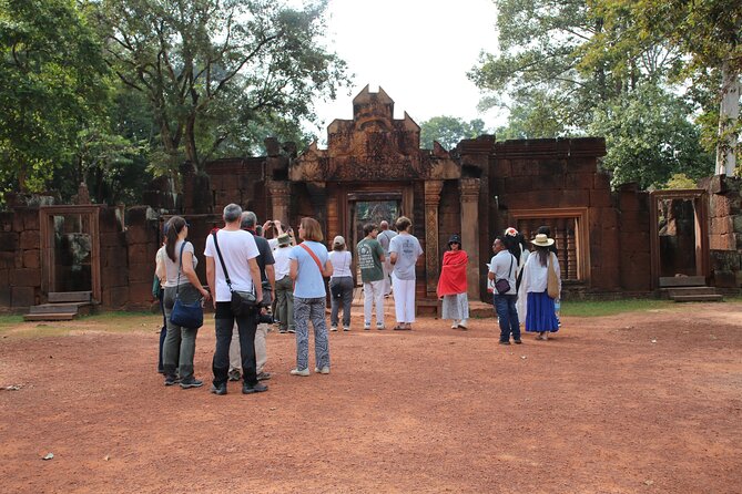 Banteay Srei Secrets Private Tour Include Kbas Spean - Key Points