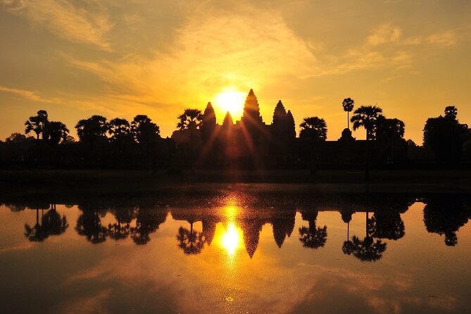 Private Sunrise Angkor Wat Tour with pickup from your hotel - Walking Through Angkor Thom and the South Gate