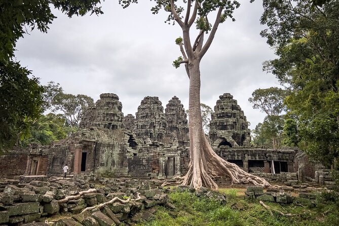 Siem Reap: Angkor Sunrise Tour by Bike with Breakfast & Lunch - Who Is This Tour Best For?