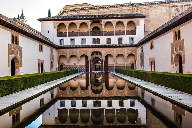 Alhambra and Nasrid Palaces: Private Tour through the Senses - Why Choose This Tour?