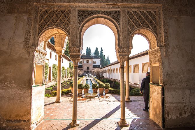Alhambra and Nasrid Palaces: Private Tour through the Senses - Practical Details and Considerations