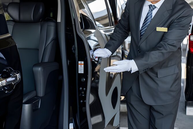 Private One Way Transfer New Chitose Airport to Sapporo hotel - Key Points