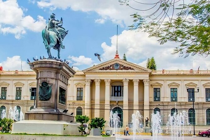 San Salvador Must-See Attractions Walking Tour With A Guide - Key Points