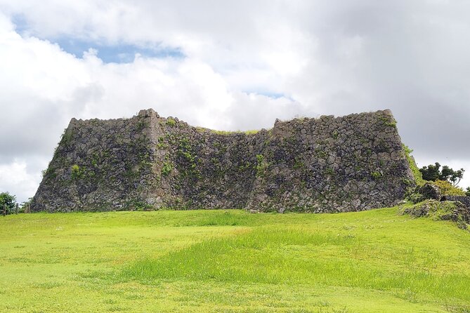 Okinawa: Nakagusuku Castle Views and Legends Tour 1.5h - Detailed Breakdown of the Nakagusuku Castle Tour