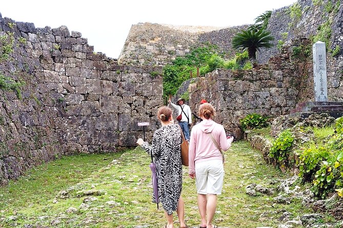 Okinawa: Nakagusuku Castle Views and Legends Tour 1.5h - Key Points