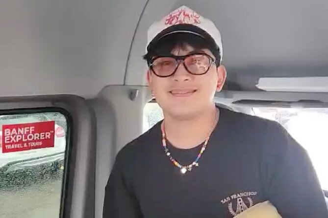 Moraine Lake and Lake Louise Early Morning Sightseeing - Transportation and Logistics