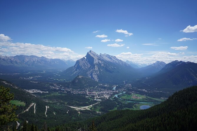 Private Banff Day Tour Lake Minnewanka and Lake Louise and more - Surprise Corner: Classic View