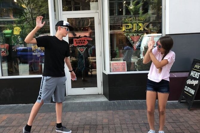 Adventurous Scavenger Hunt in Vancouver by Zombie Scavengers - Key Points