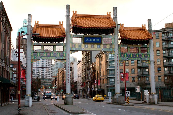 Small Group Tour: Vancouver Sightseeing and Capilano Suspension Bridge - What Tourists Say