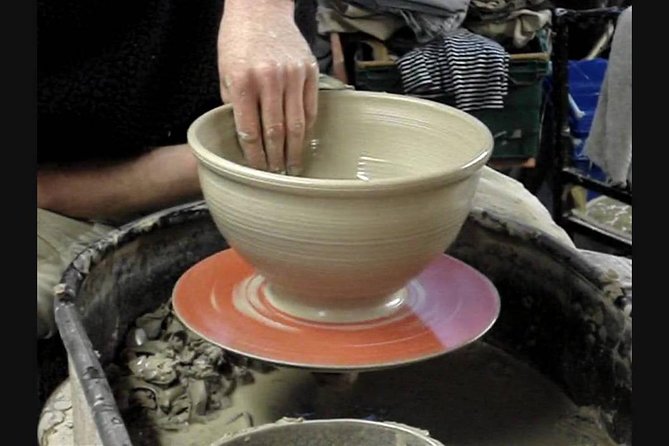 Pottery wheel class in Toronto Bay&Dundas - Who Should Consider This?