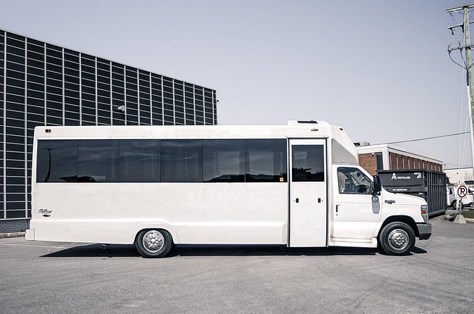 Private Luxury Transfer from YUL to Mont Tremblant - Who Benefits Most?