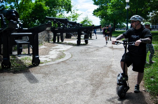 Quebec City : Electric Scooter Rental - FAQ