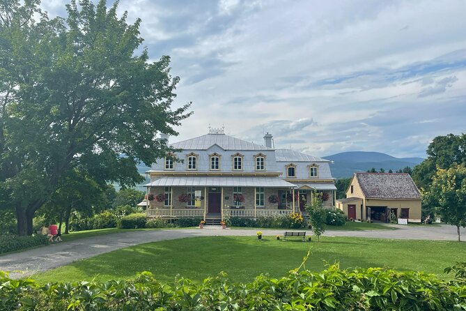 Custom 4 Hour Tour with a Private Driver in Quebec - Starting Point and Overall Structure