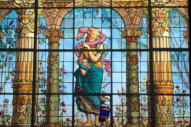 Visit the Imperial Castle in Chapultepec - A Walk Through History with a View: Visiting Chapultepec Castle