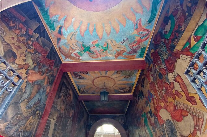 Private Street Food & Mural Art Tour in Mexico City - Visiting the Main Landmarks