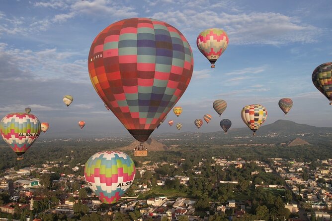 Teotihuacan Balloon Experience with Transportation and Breakfast - Key Points