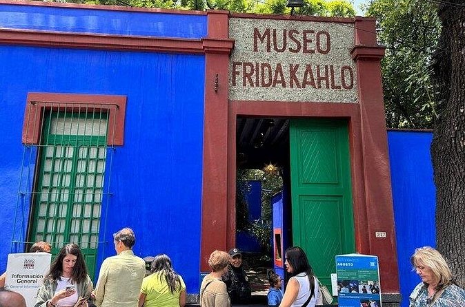 Tickets to Frida Kahlo Museum 2025 and traditional drink - The Reviews in Focus