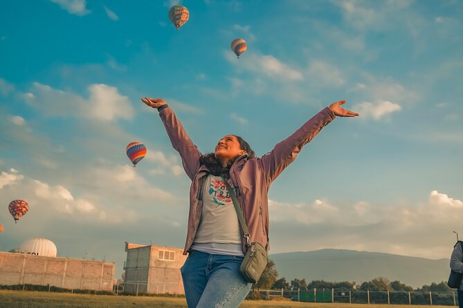 Balloon flight from CDMX with Breakfast in CAVE and Pyramids - The Sum Up