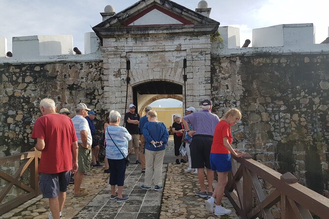Time Travel Acapulco A Lively Cultural Journey & Market Adventure - A Deep Dive into the Acapulco Culture and Landmarks