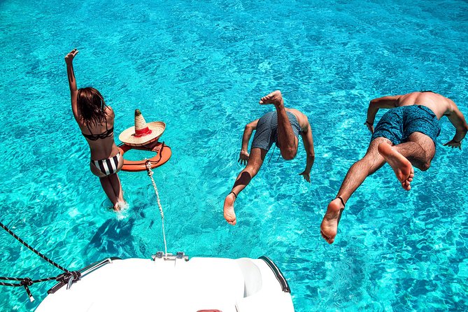 Relax yourself in Pleasure Catamaran to Isla Mujeres from Cancún - FAQ