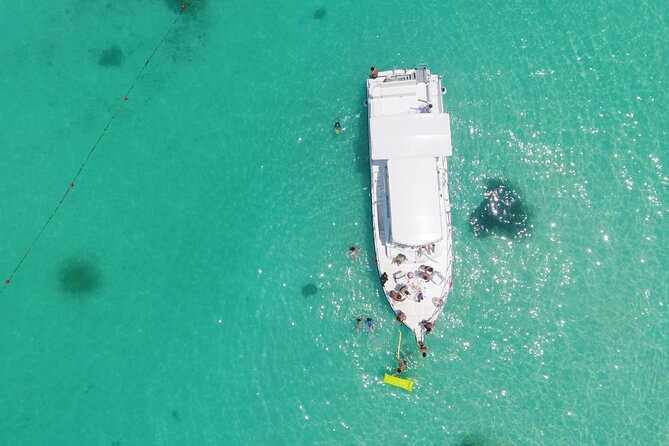 Isla Mujeres Full Day Tour on Yacht with Snorkel and Buffet - Snorkeling at Top Spots