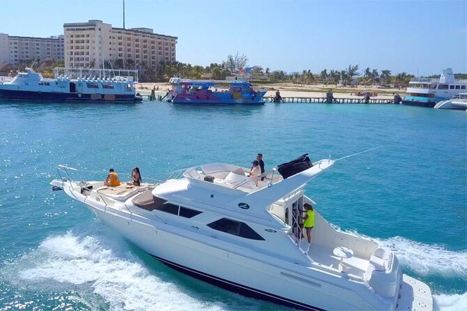 Private SeaRay 47ft Yacht Rental Cancun 23P6 - Key Points