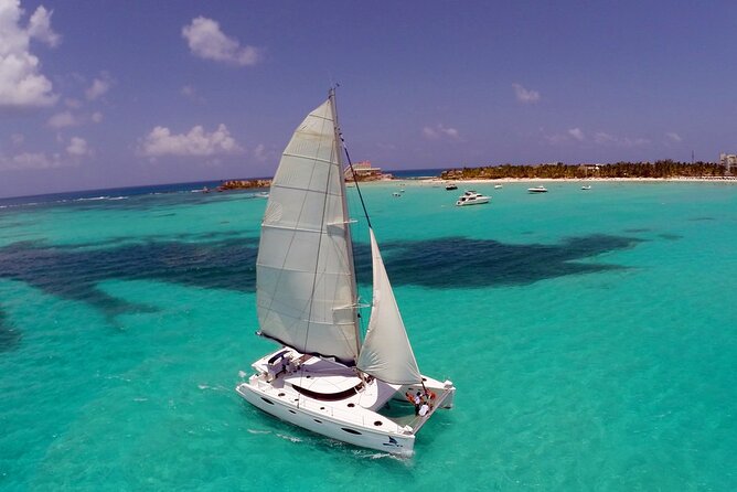 Catamaran Sailing and Snorkeling to Isla Mujeres from Cancun - Key Points