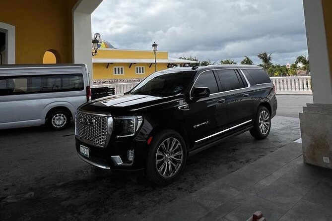 Private Luxury Transportation to and from the Airport - The Journey: From Cancun Airport to Your Accommodation