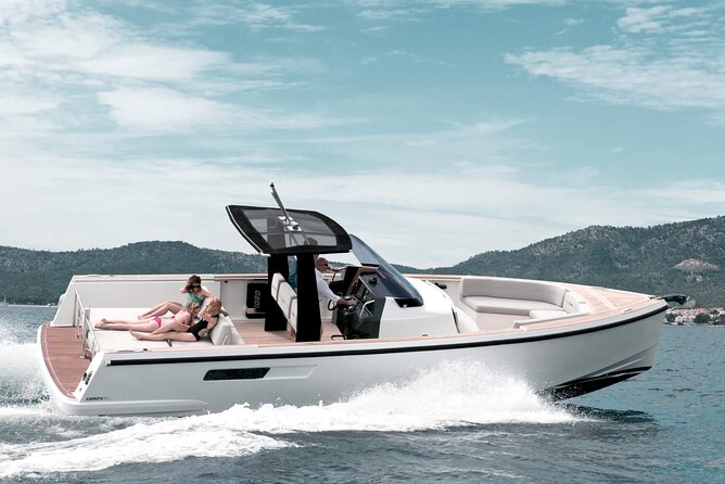 Deluxe Private Boats - 36 ft Fjord - A Full Breakdown of the Experience