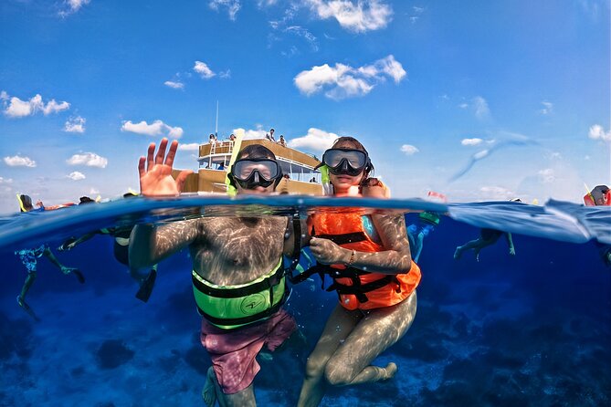 Discover El Cielo and El Cielito Reefs on Amusing Catamarans - Colombia Reef: First Stop