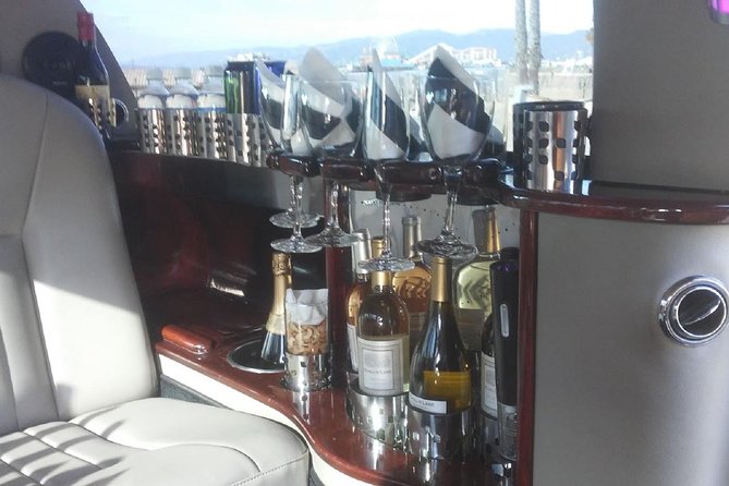 Deluxe Los Angeles 5-Hour Limo Tour with Drinks Included - FAQs