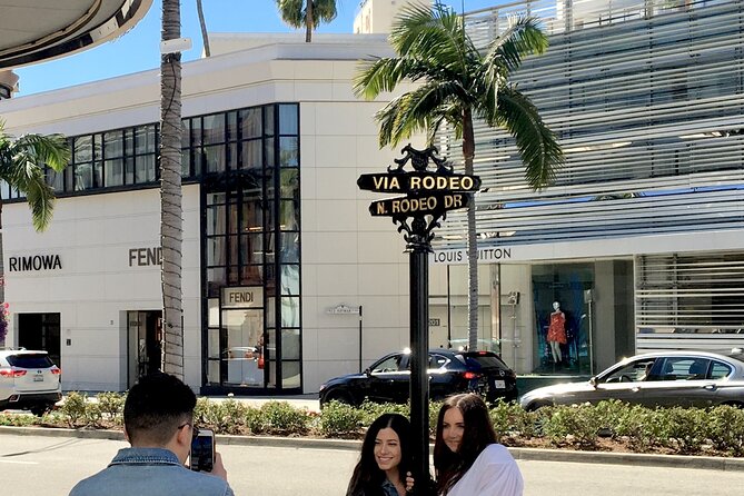 Full-Day LA Iconic Sites Tour From Hollywood with Six Stops - Transport and Group Size