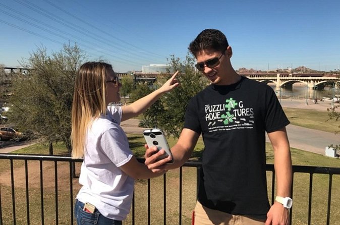 Palm Springs Puzzling Adventure - The Core Concept: An Interactive Scavenger Hunt