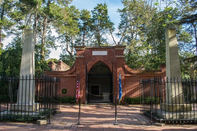 Private Mt. Vernon/Arlington Cemetery Tour for up to 10 Guests - Key Points