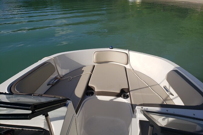 42 Ft Private Yacht Miami, rent for 2 our 4 hours, for 12 people - Who Should Book This?