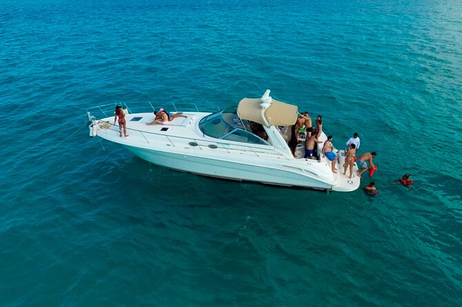 Premium Miami Yacht Tour Experience: Captain, Fun & Party! - A Fun and Luxurious Miami Yacht Tour That Will Make Your Day
