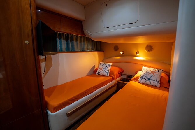 60ft 1 Hour FREE | Miami Yacht Rental | 3 to 6 Hours | 13 People - FAQ