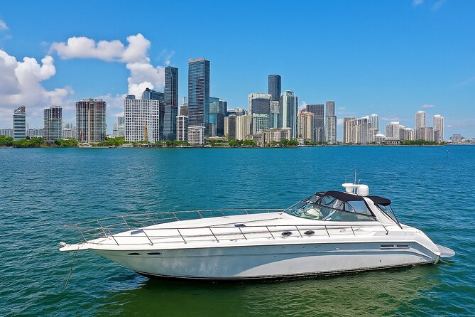 Private Yacht Charter in Miami Sea Ray 500 Sundancer - Key Points
