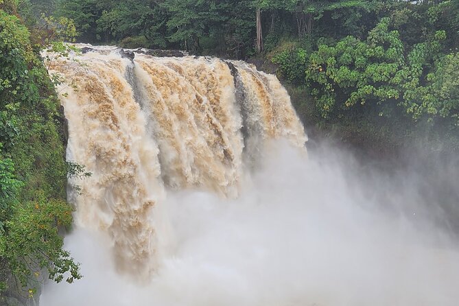 Big Island Waterfalls, Blacksand Beaches, Lava Tubes & Volcanoes - Why Guides Make a Difference