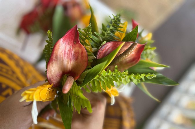 Hawaiian Floral Crown Weaving in Hilo - FAQ