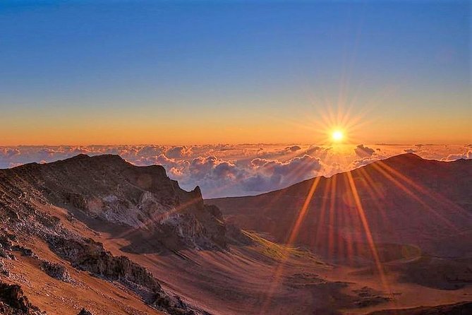 Haleakala Classic Vehicle Sunrise Tour with Breakfast - Charming Towns of Makawao and Paia
