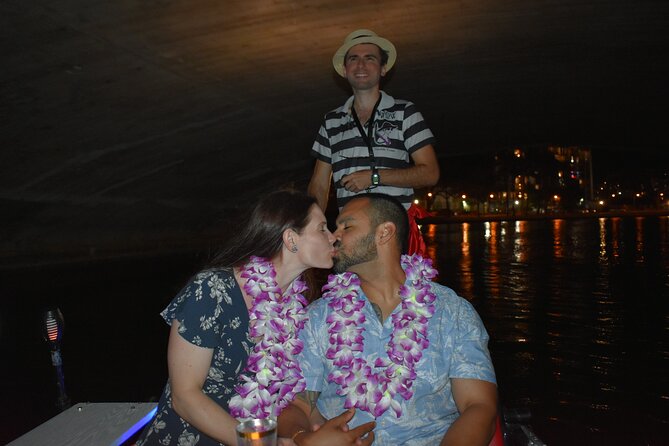 Small Group Venetian Gondola Cruise in Waikiki with Pastries - Frequently Asked Questions