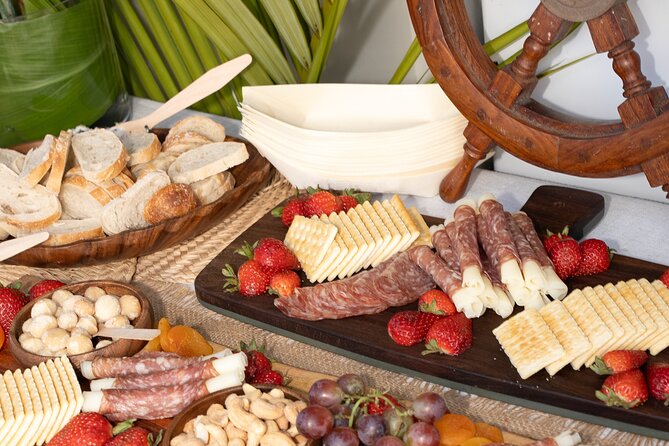 Waikiki Sunset Cruise With Live Music Entertainment from Oahu - FAQ