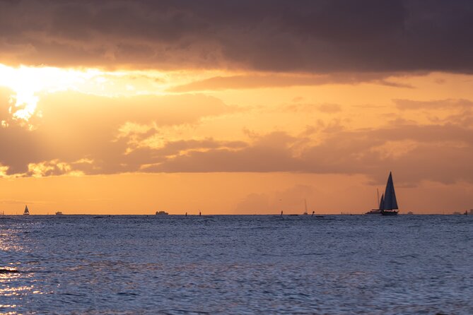 Private Luxury Sunset Cruise in Waikiki - Authentic Traveler Insights