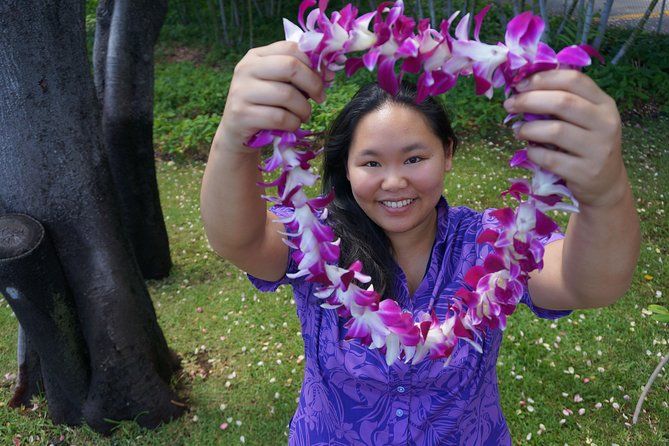 Traditional Airport Lei Greeting on Honolulu Oahu - Traditional Airport Lei Greeting on Honolulu Oahu: A Warm Welcome to Hawaii