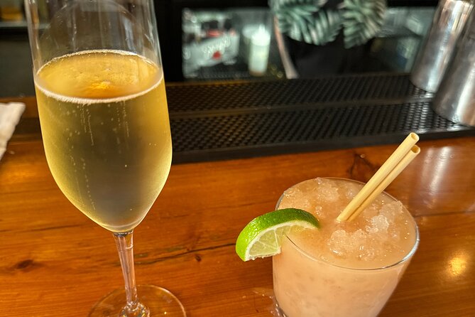 New Orleans Arts District Gallery Tour with Champagne - A Deep Dive into the New Orleans Arts District Gallery Tour