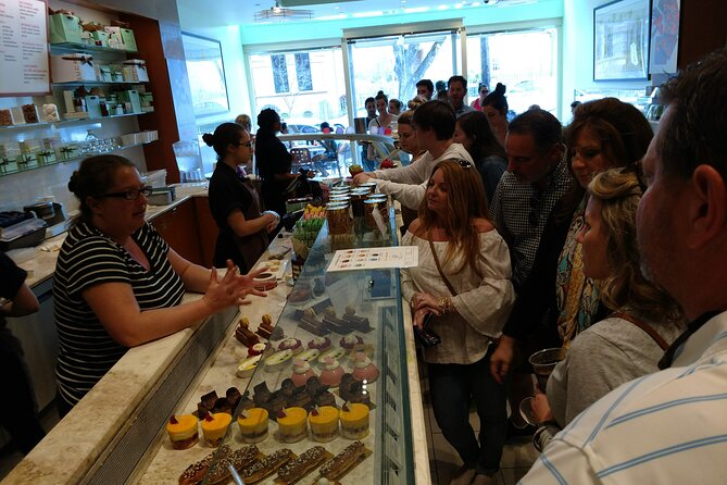 New Orleans Garden District Food & History Tour with Local Guide - Guided by Knowledge and Enthusiasm